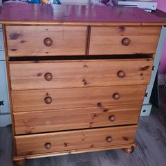 chest of drawers