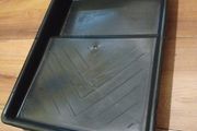Paint roller tray
