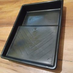 Paint roller tray