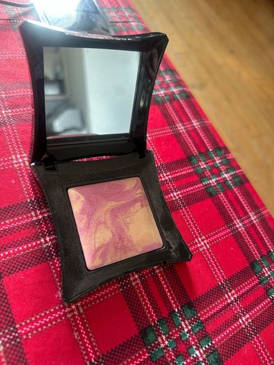 Illamasqua beyond powder