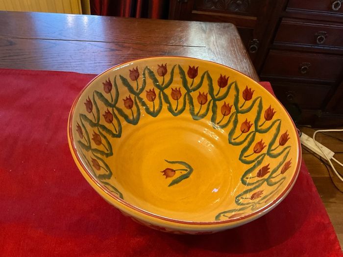 Nicholas Mosse Red Tulip vintage 9 inch diameter bowl