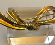 vintage  brooch