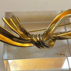 vintage  brooch