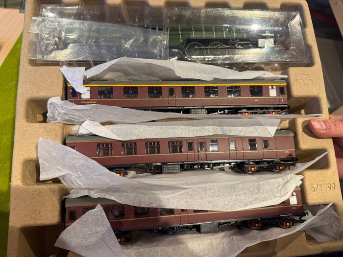Hornby Tornado Train Set