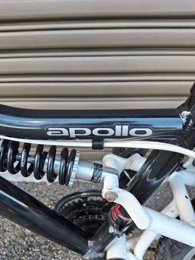 Bicycles ( Lady's Apollo )