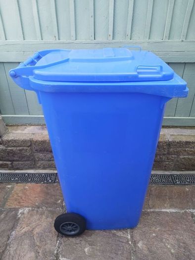 Wheelie bin