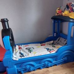 Thomas the tank engine toddler bed