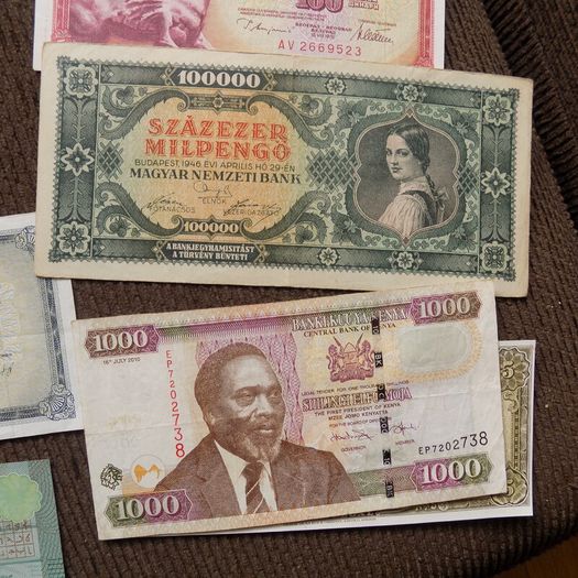 Lot of 11 World Banknotes from Circulation.N0 8..1907-2004.