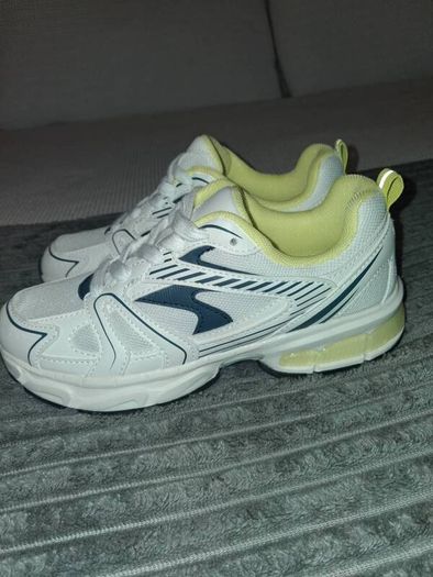 kids trainers
