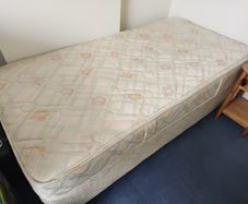 Single bed mattress and base
