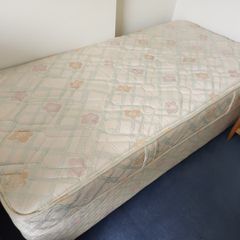 Single bed mattress and base