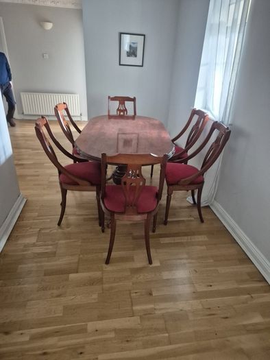Table & Chairs