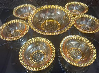 6 Dessert bowls and serving dish