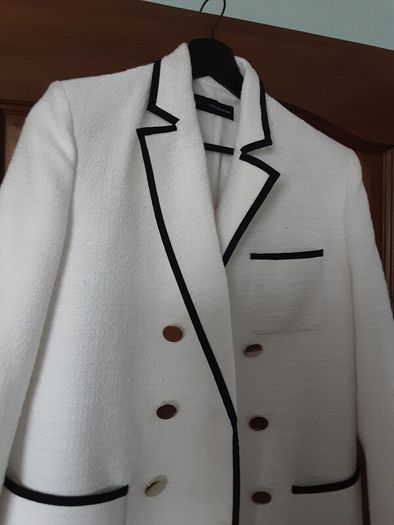 ladies jcream /Black trimmed jacket