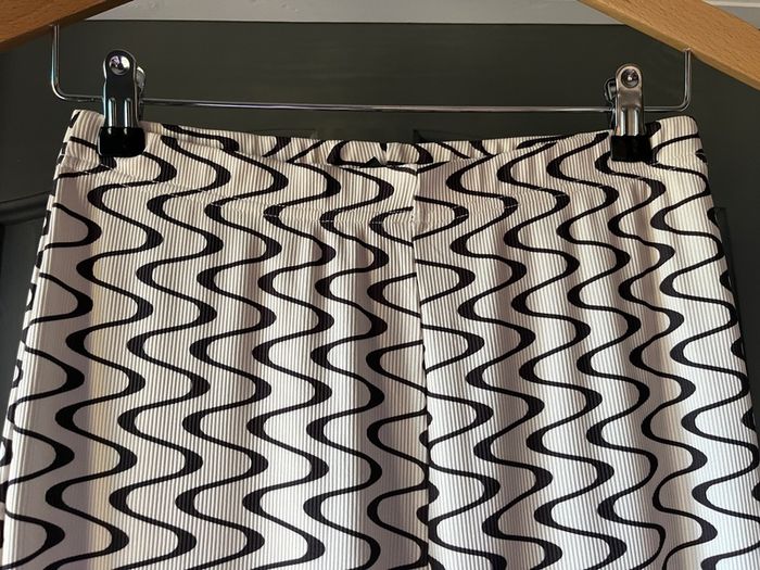 SHEIN wavy stripe print flare leg trousers Size 10