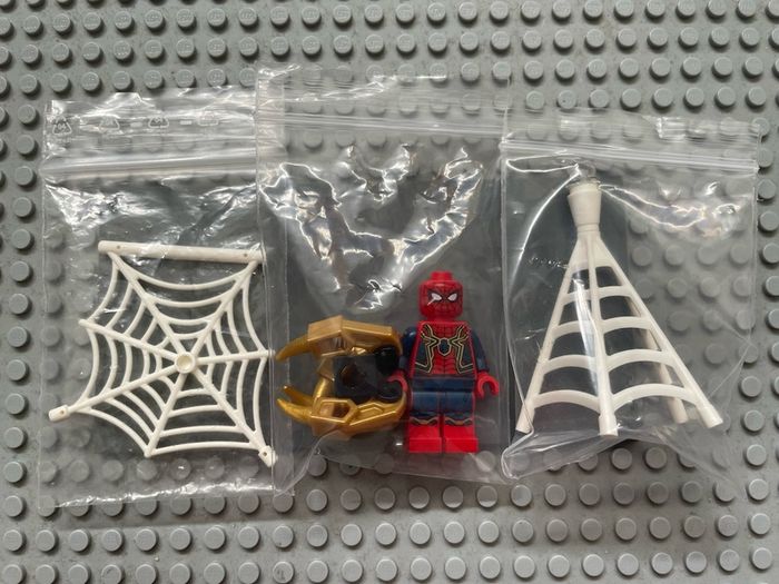 lego super heroes sh0510 Iron Spider-Man minifigure- Mechanical Arms with Barbs