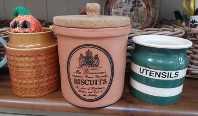 Fabulous Retro Vintage Large Mr. Brannams Celebrated Devon Terracotta Biscuit Holder with Cork Lid in Excellent Condition