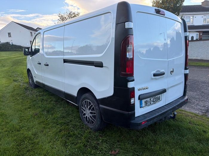nissan nv300 - no vat - top spec