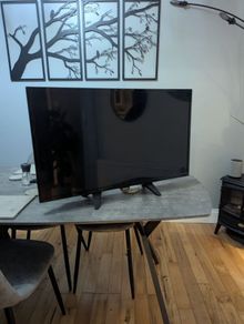 Philips 32-inch HD LED TV - excellent working condition.