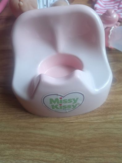 Dolls cot & Missy Kissy doll