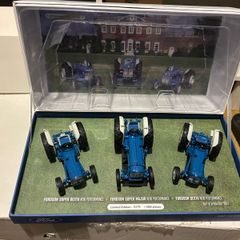 Fordson 1:32 scale set