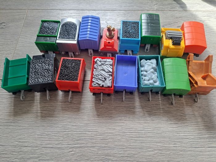 Thomas tank engine trains and tracks