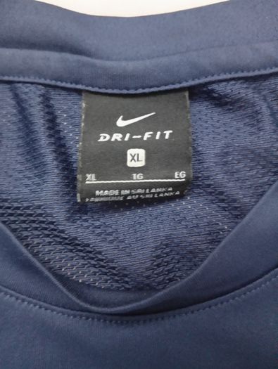 Nike Dri-Fit T-shirt  ((XL Adult))
