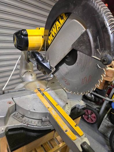 De Walt Saw