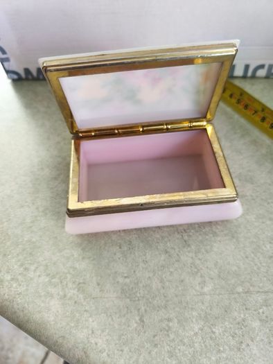 Vintage White Lucite Jewellery Trinket Box With Floral Lid 1970s