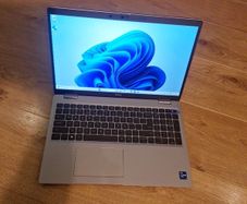 Dell Latitude 5520 Laptop i7 1185G7 11th Gen /16GB/1TSSD/Touchscreen