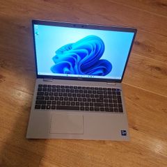 Dell Latitude 5520 Laptop i7 1185G7 11th Gen /16GB/1TSSD/Touchscreen