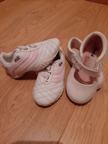 Girls toddler shoes / runners UK 5.5 eur 22