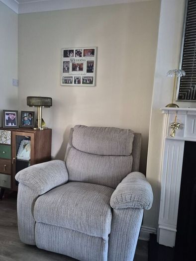3 piece recyliner sofa and 2 armchairs