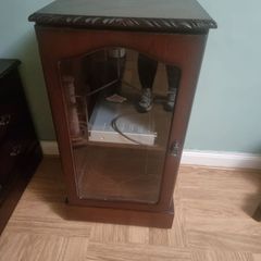 mahogany cabinet / hi-fi cabinet