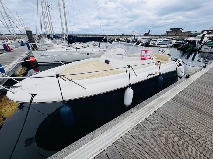 Boat - Jeanneau Cap Camarat 715 WA