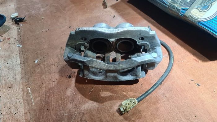 Front Brake Caliper Lh Left Complete Bracket For  Sprinter Cdi