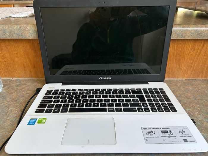 ASUS F550L Laptop (No Charger) | Intel Core i7 | Nvidia GeForce 820M