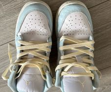 Jordan 1 low girls shoes UK5