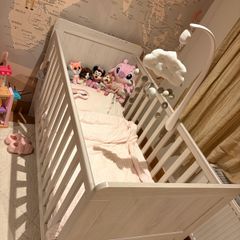 Manas and Papas cot