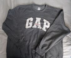 GAP sweatshirt