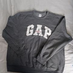 GAP sweatshirt