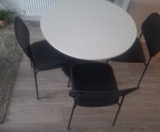 Kitchen Table & 4 Chairs
