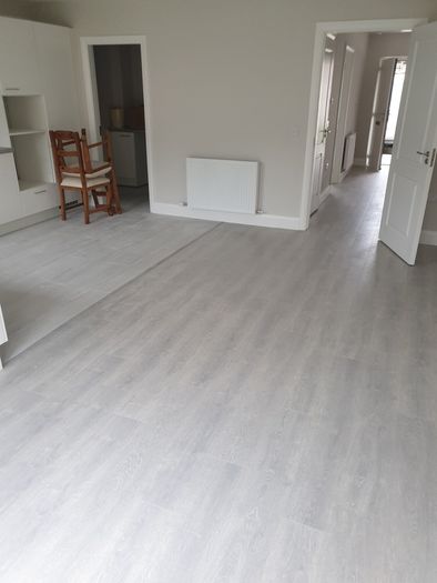 Laminate flooring service
