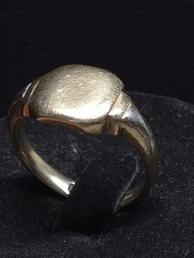 Antique 9ct Gold Birmingham Hallmarked Signet Ring Size 58.5