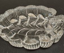 Art Glass Leaf Dish Trinket Bowl