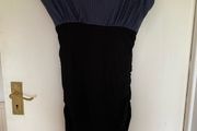 [Clothes for adults] Lovely flattering ladies dress, size medium