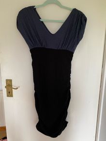 [Clothes for adults] Lovely flattering ladies dress, size medium