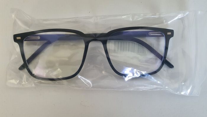 Blue light blocking glasses