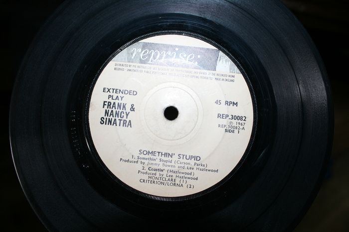 Single Vinyl's  85 pieces