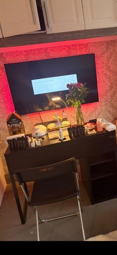 make up table